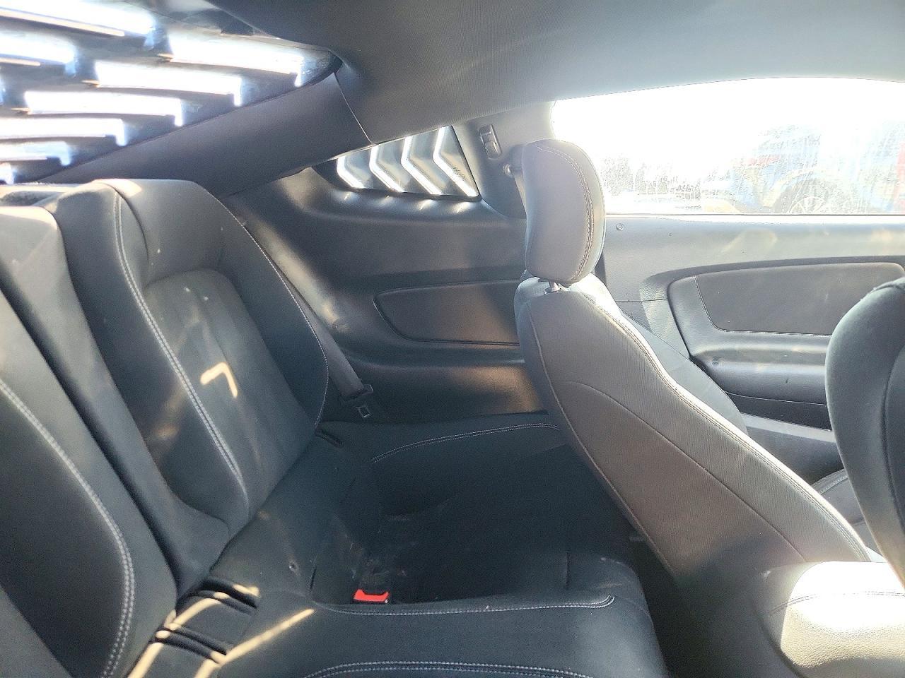 2019 Ford Mustang - zdjęcie 10