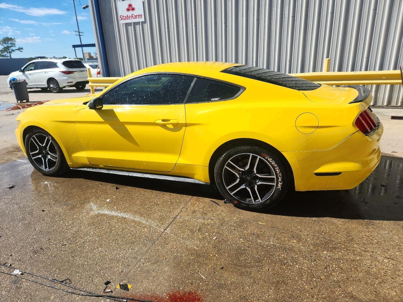 2016 Ford Mustang - zdjęcie 2
