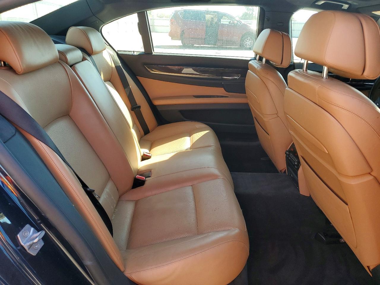 2014 BMW 750Li - zdjęcie 10