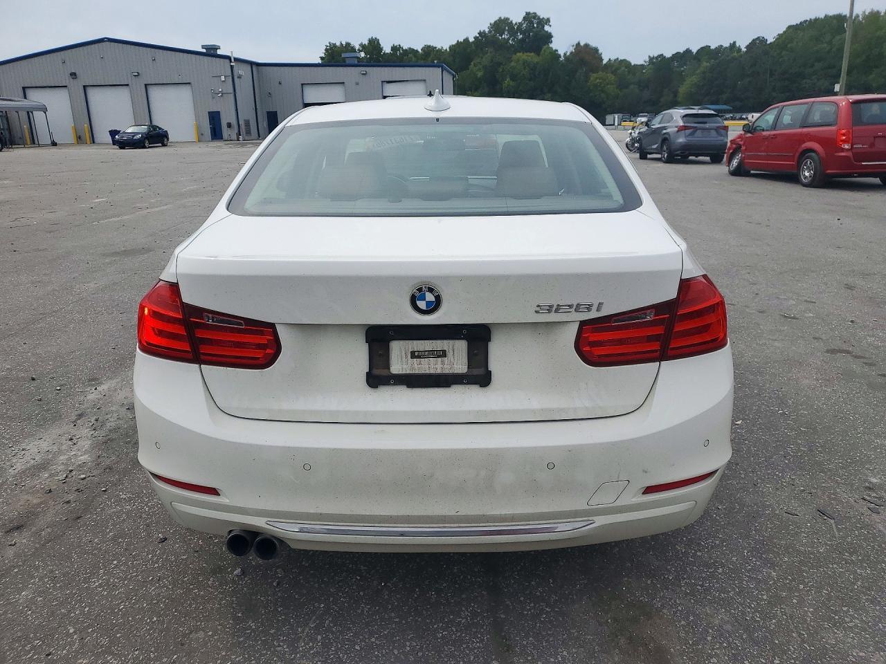 2014 BMW 328 I - zdjęcie 6