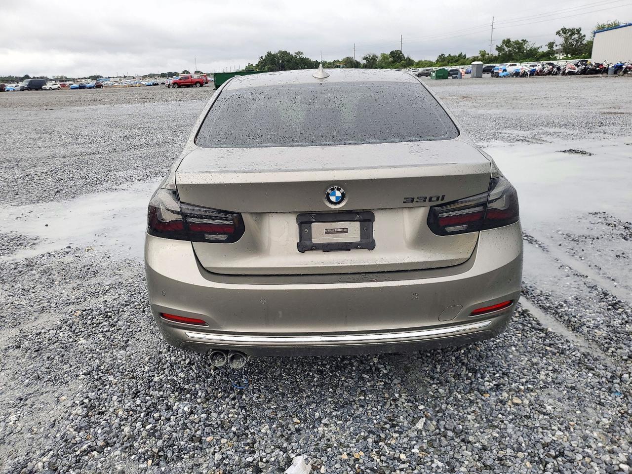 2017 BMW 330 I - zdjęcie 6