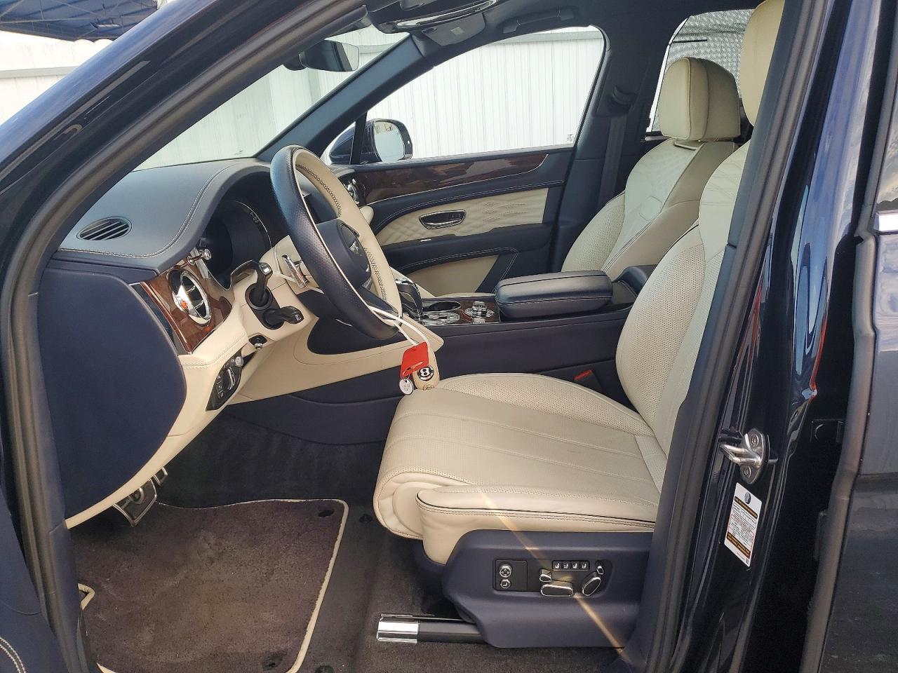 2023 Bentley Bentayga - zdjęcie 7