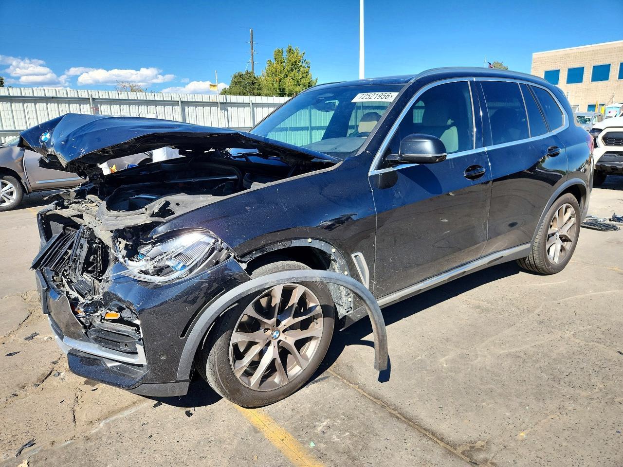 2021 BMW X5 xDrive40I - zdjęcie główne