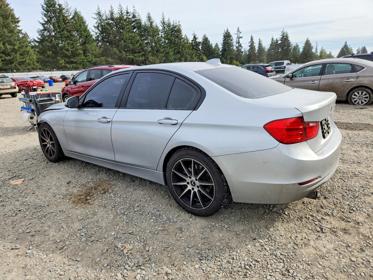 2015 BMW 320 I - zdjęcie 2