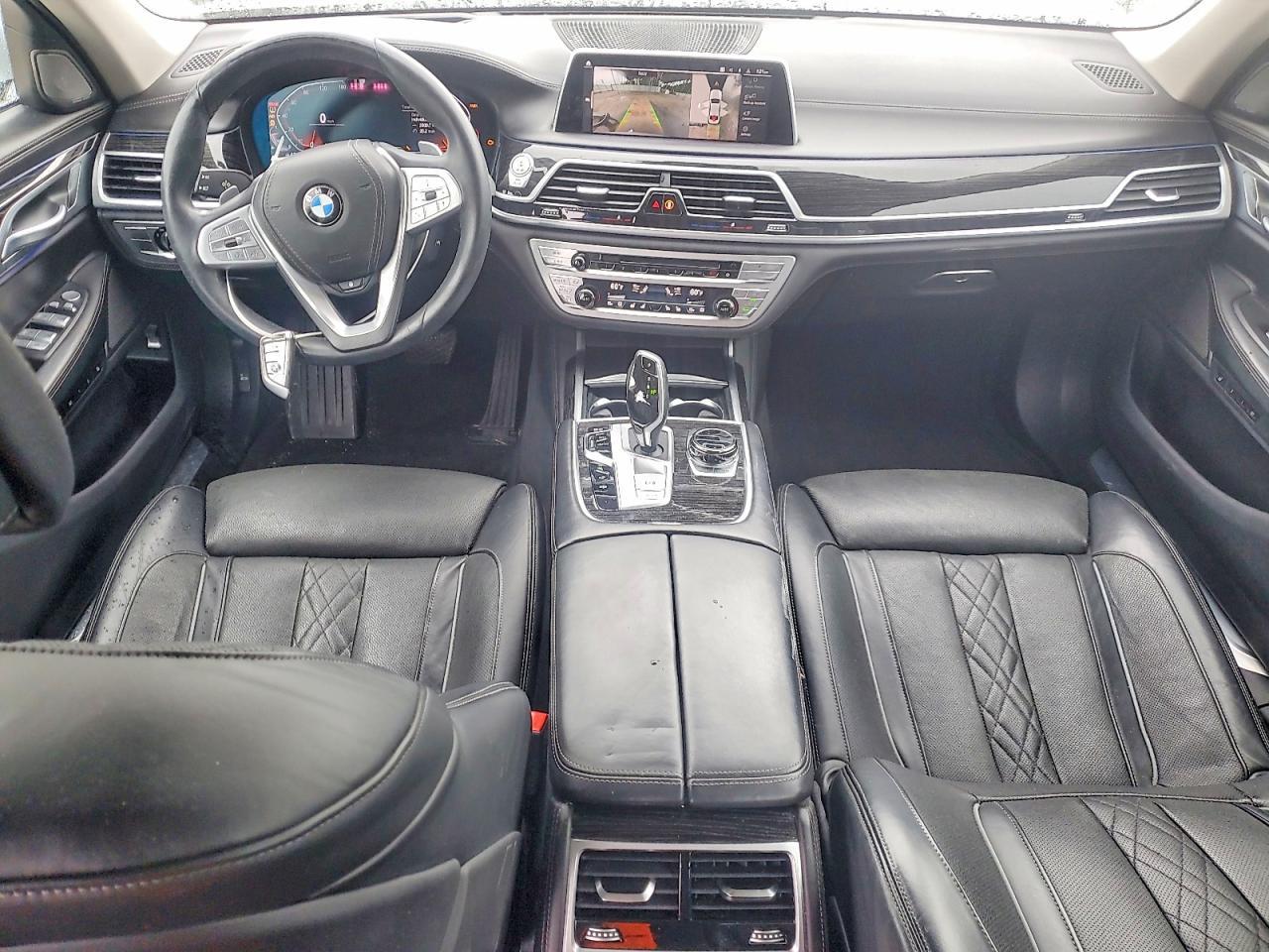 2020 BMW Seria 7 750i - zdjęcie 8