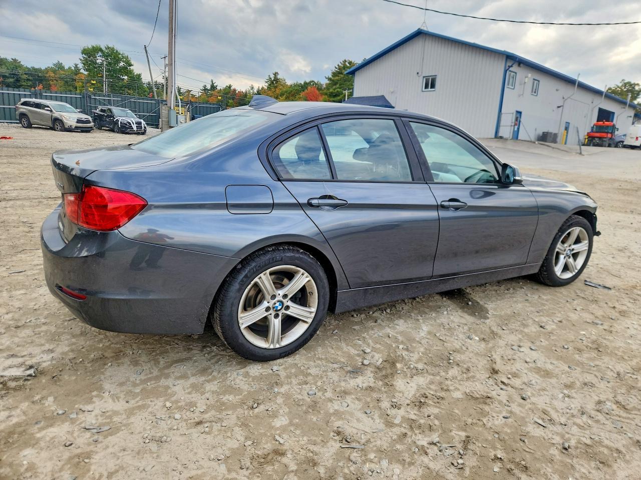 2015 BMW 320 I xDrive - zdjęcie 3