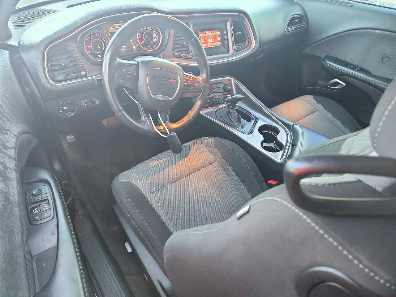 2016 Dodge Challenger Sxt - zdjęcie 8