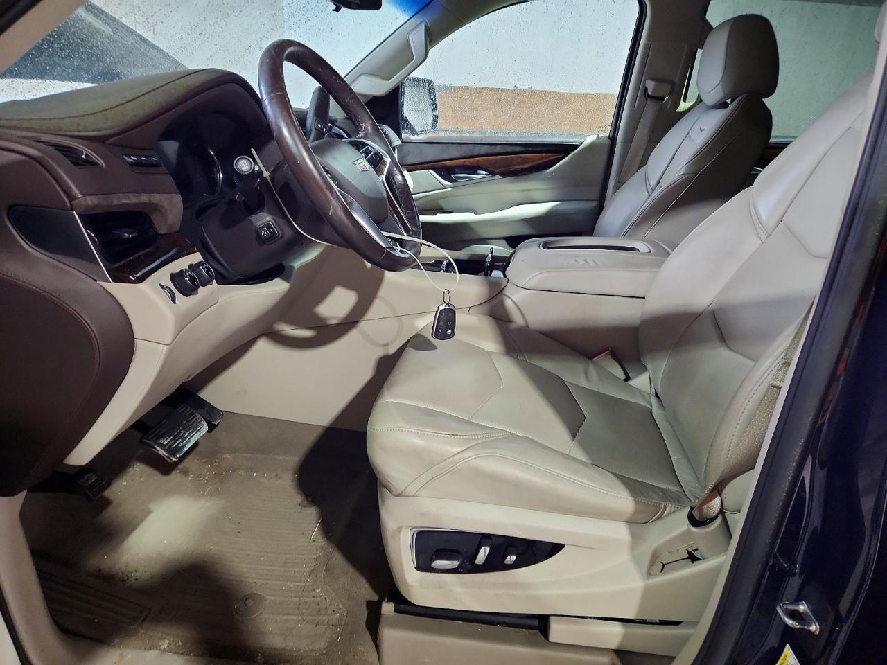 2017 Cadillac Escalade Luxury - zdjęcie 7