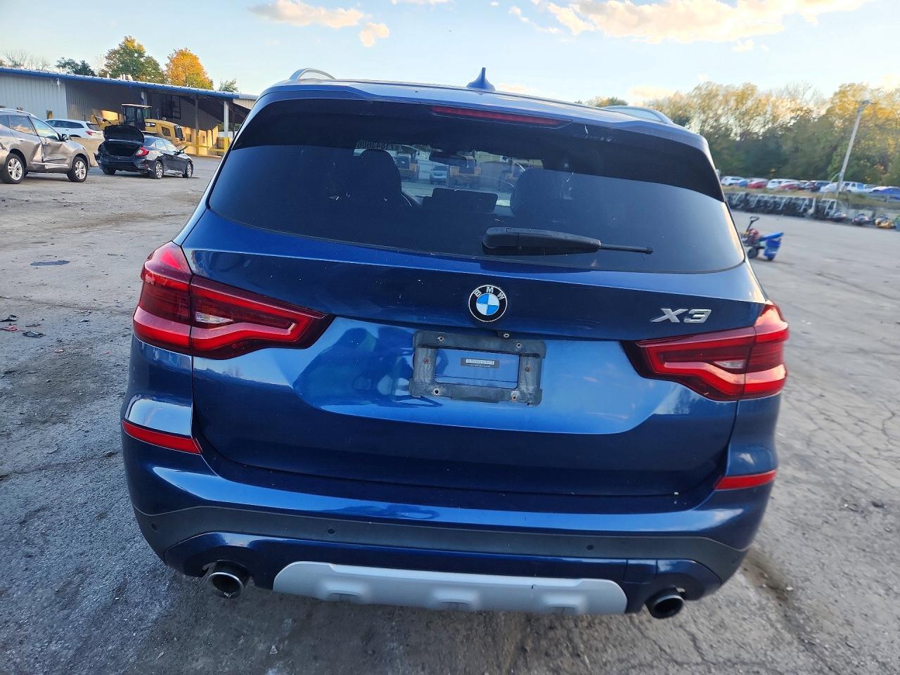 2018 BMW X3 xDrive30I - zdjęcie 6