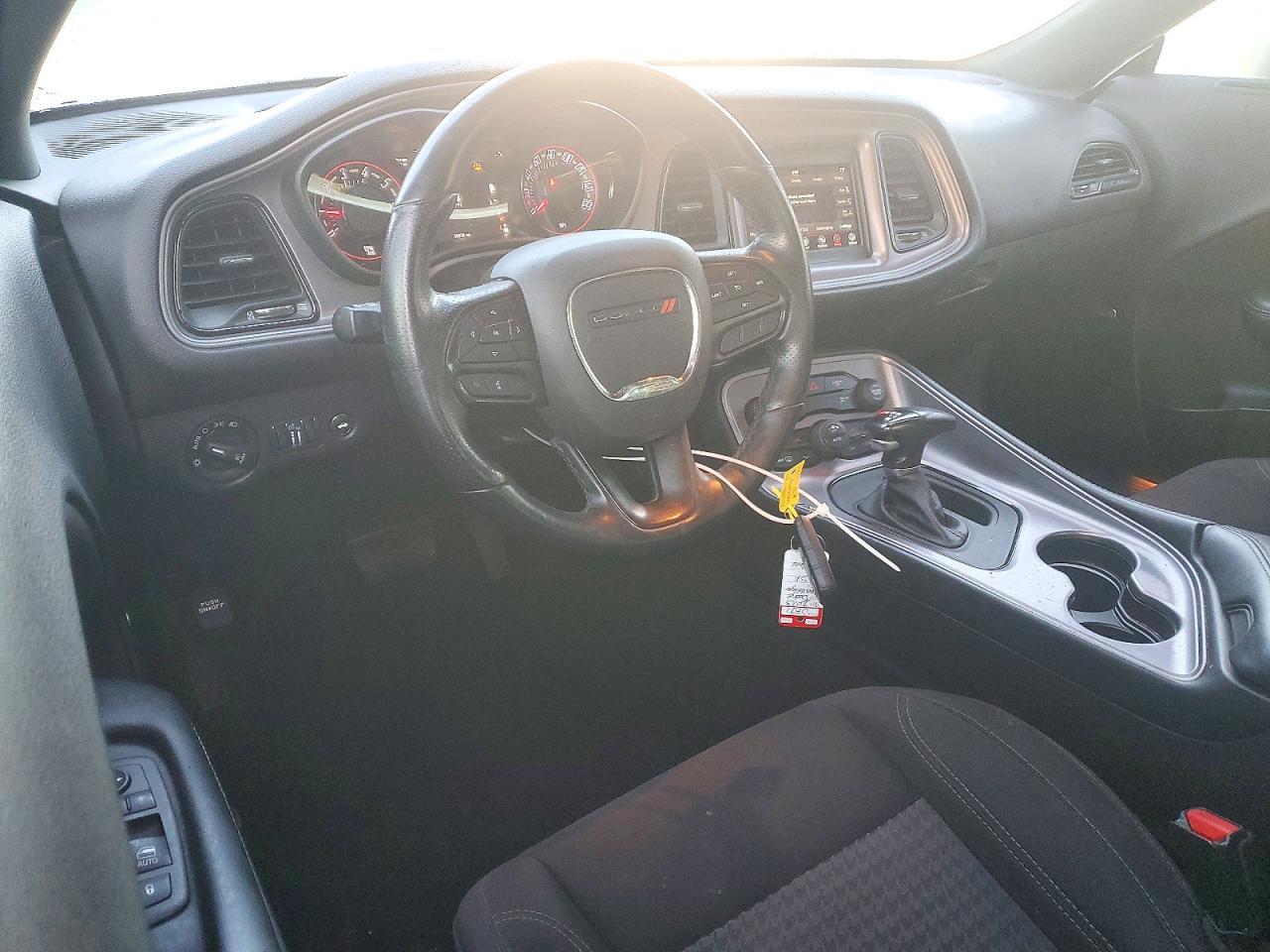 2023 Dodge Challenger Sxt - zdjęcie 8