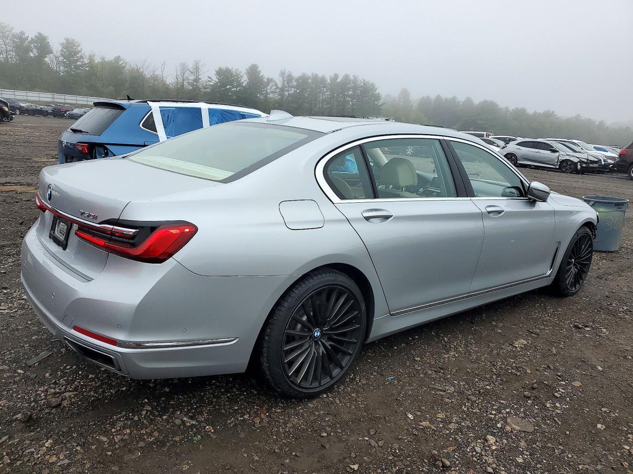 2020 BMW Seria 7 750i - zdjęcie 3