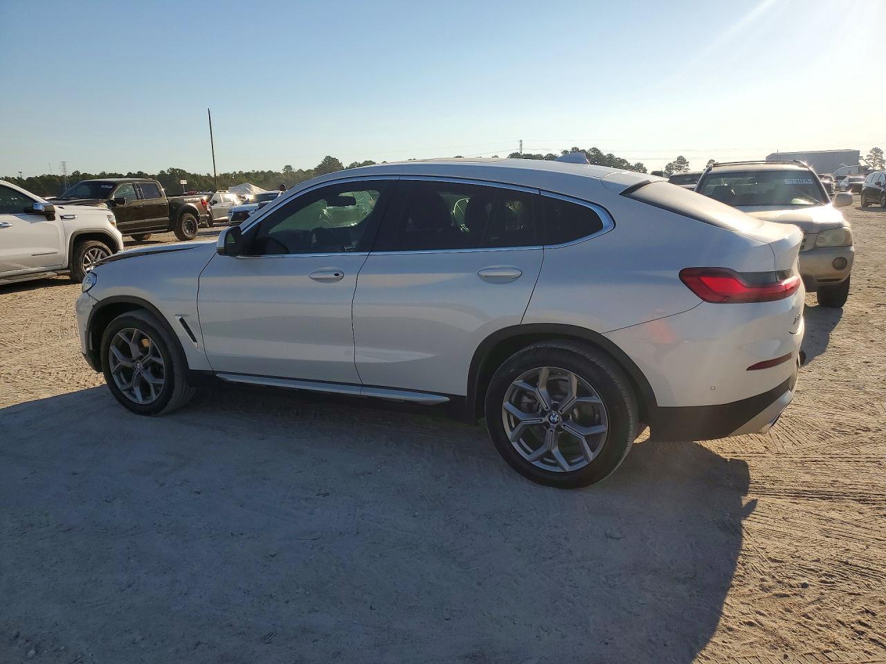 2024 BMW X4 xDrive30I - zdjęcie 2