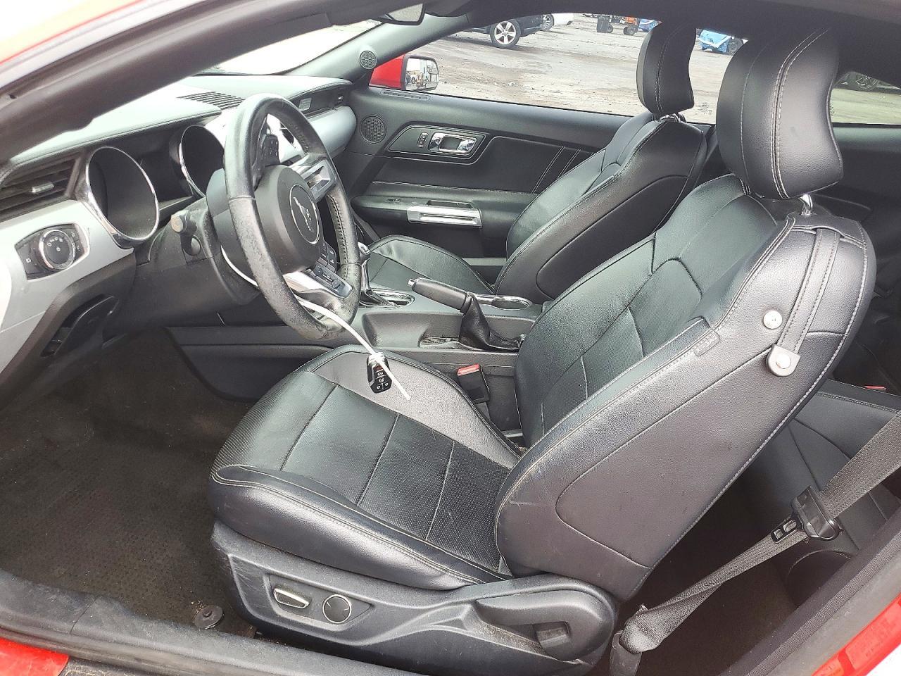 2016 Ford Mustang - zdjęcie 7
