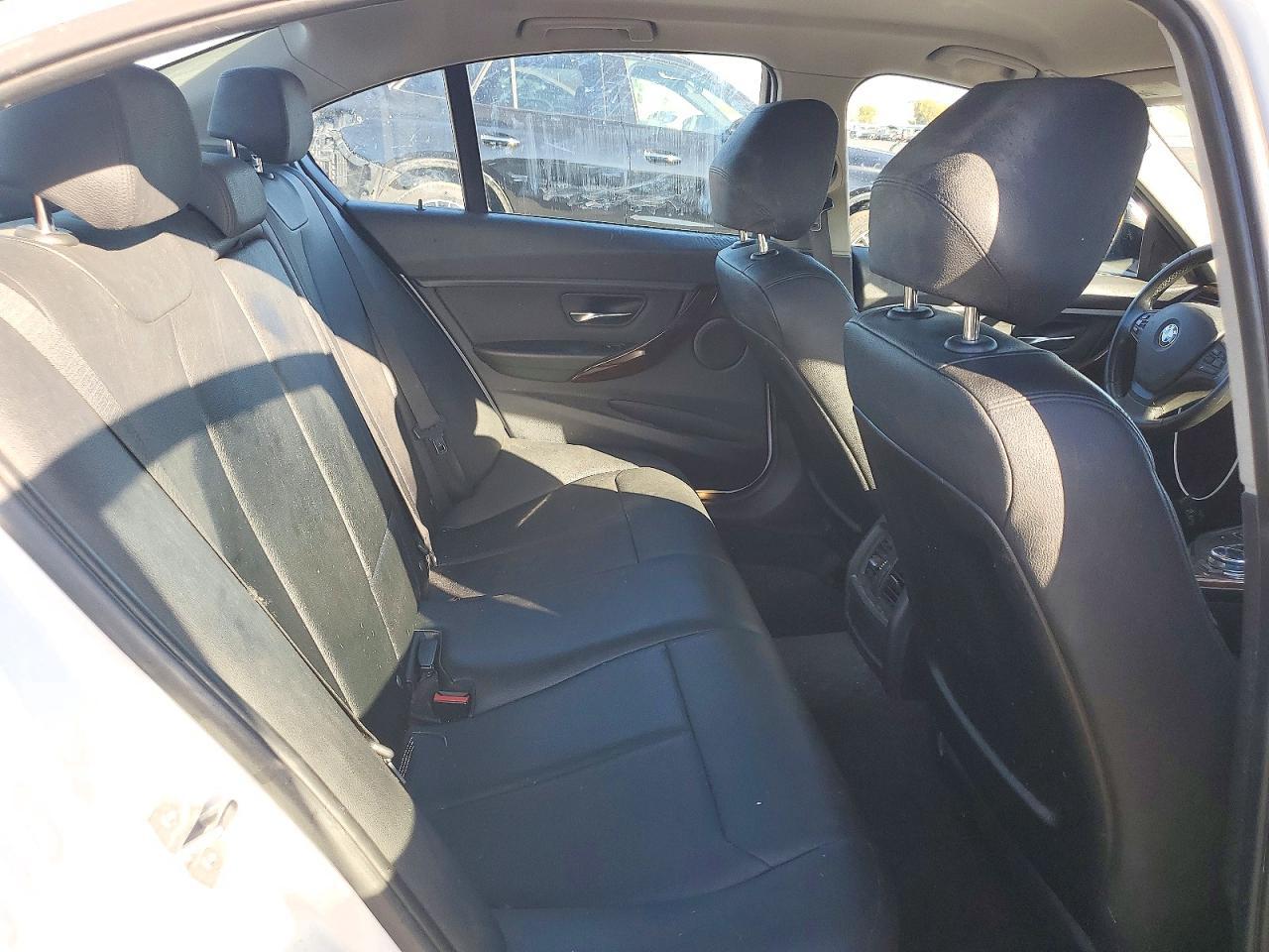 2014 BMW 320 I - zdjęcie 10