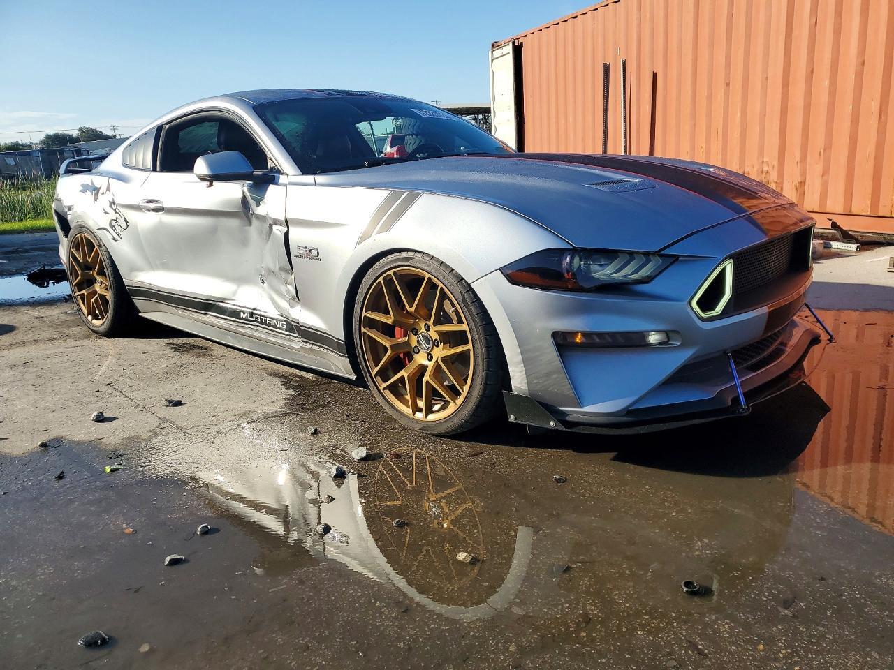 2021 Ford Mustang Gt - zdjęcie 4