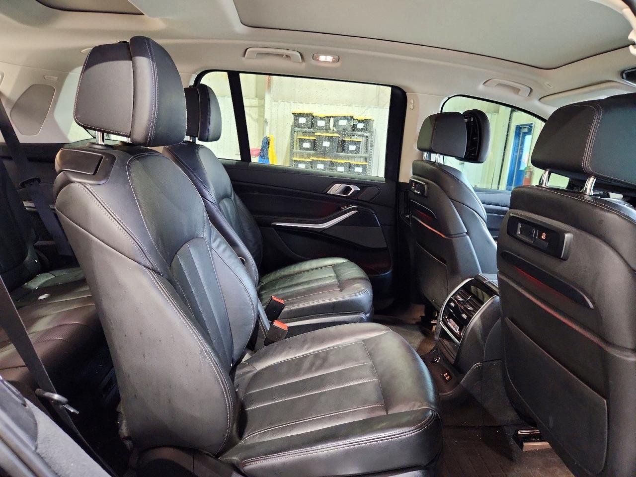 2020 BMW X7 xDrive40I - zdjęcie 11