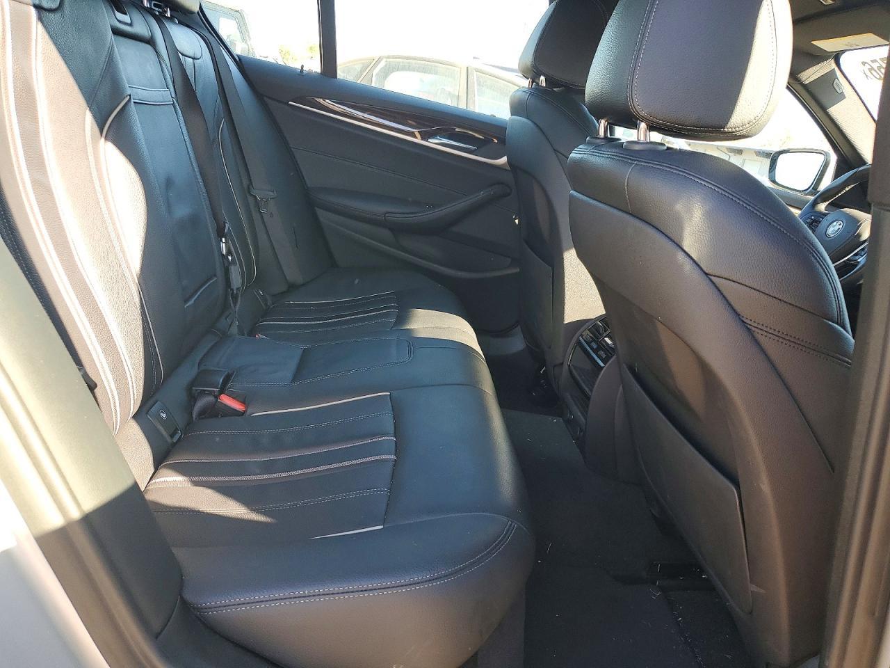 2019 BMW Seria 5 530e - zdjęcie 10