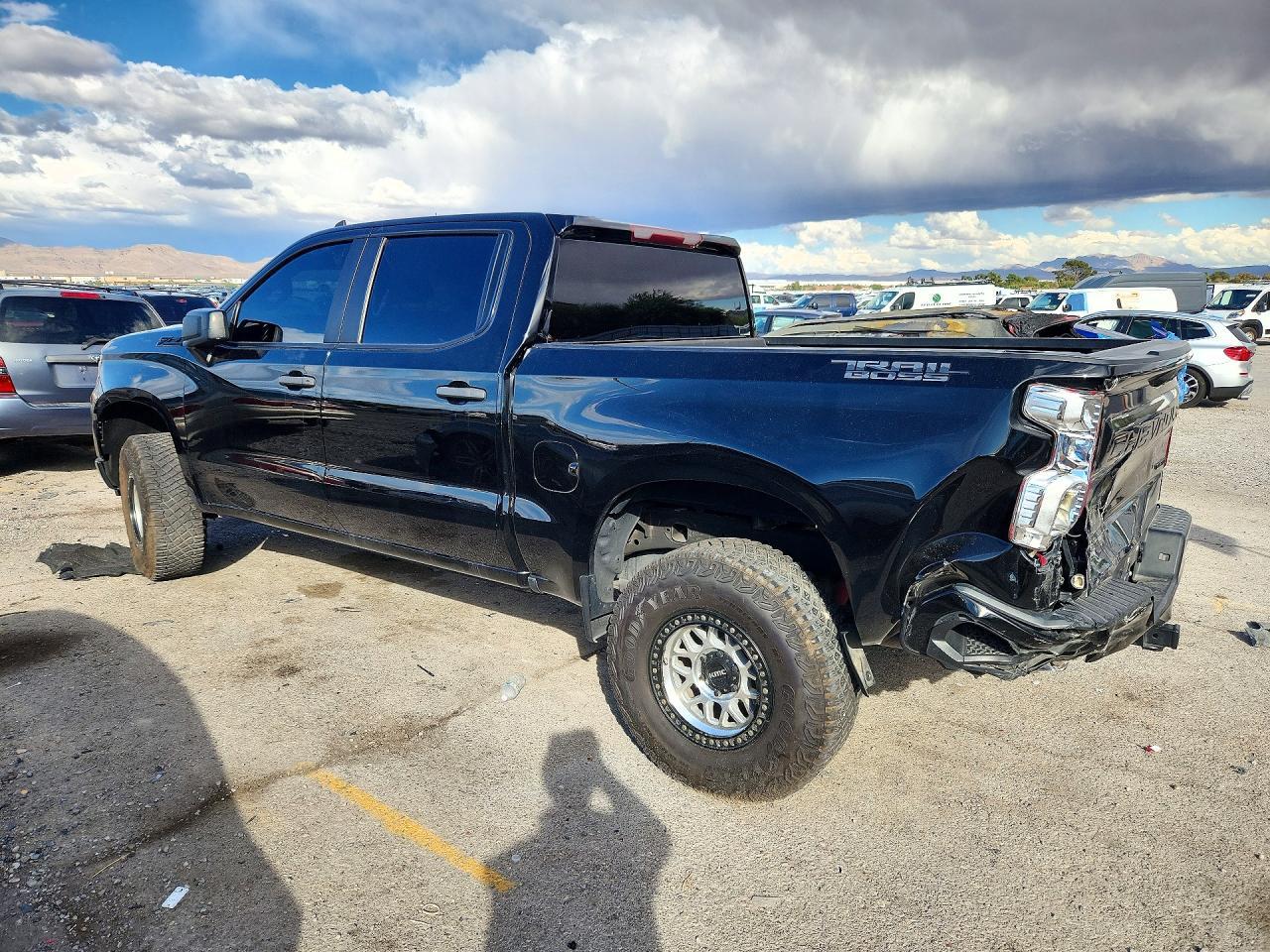 2022 Chevrolet Silverado K1500 Trail Boss Custom - zdjęcie 2