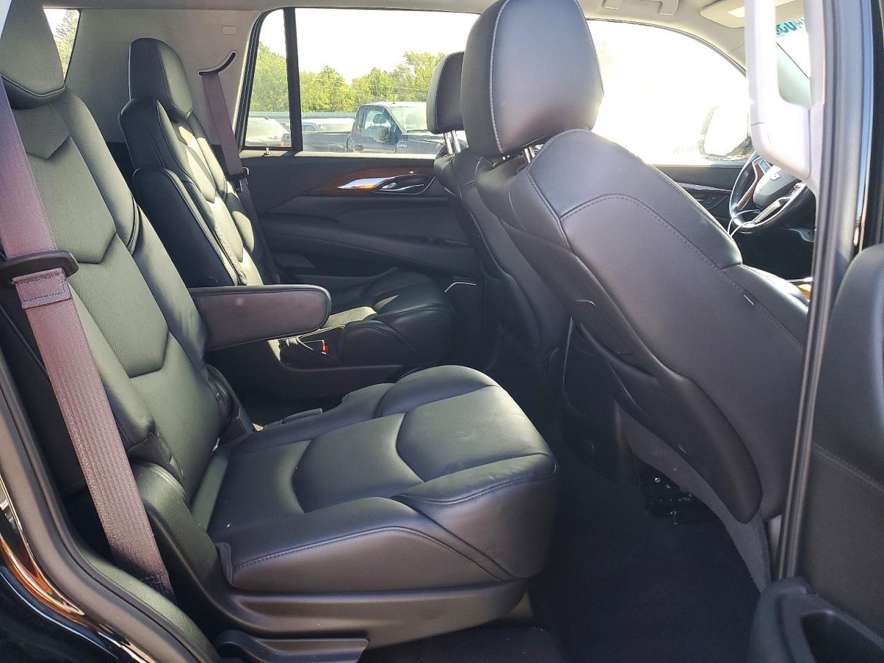 2016 Cadillac Escalade - zdjęcie 11