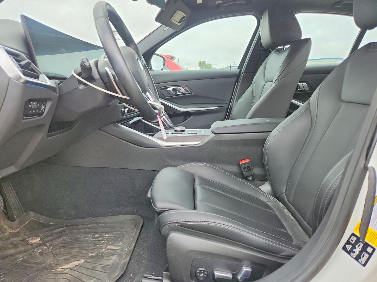 2023 BMW Seria 3 330i - zdjęcie 7
