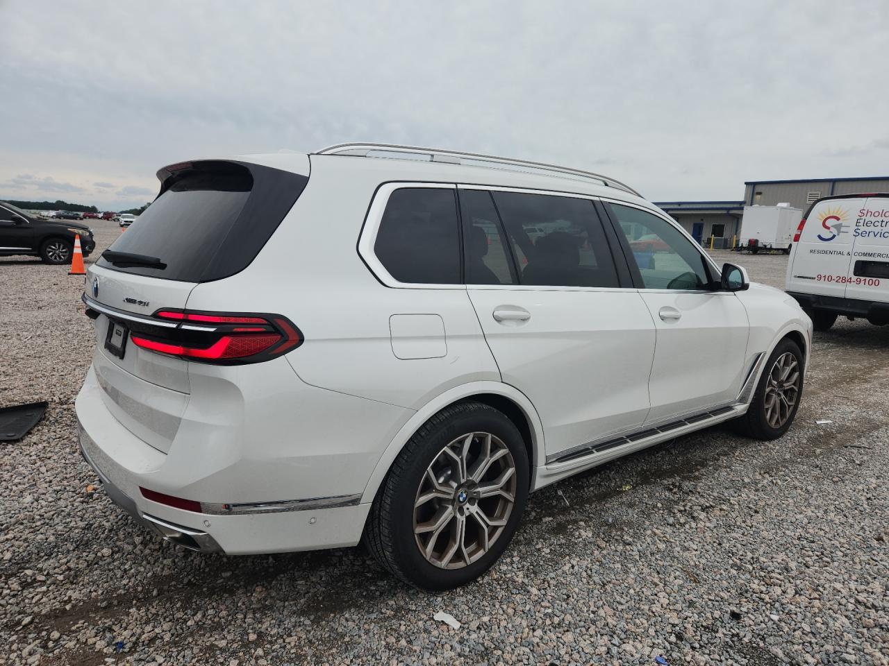 2023 BMW X7 xDrive40I - zdjęcie 3