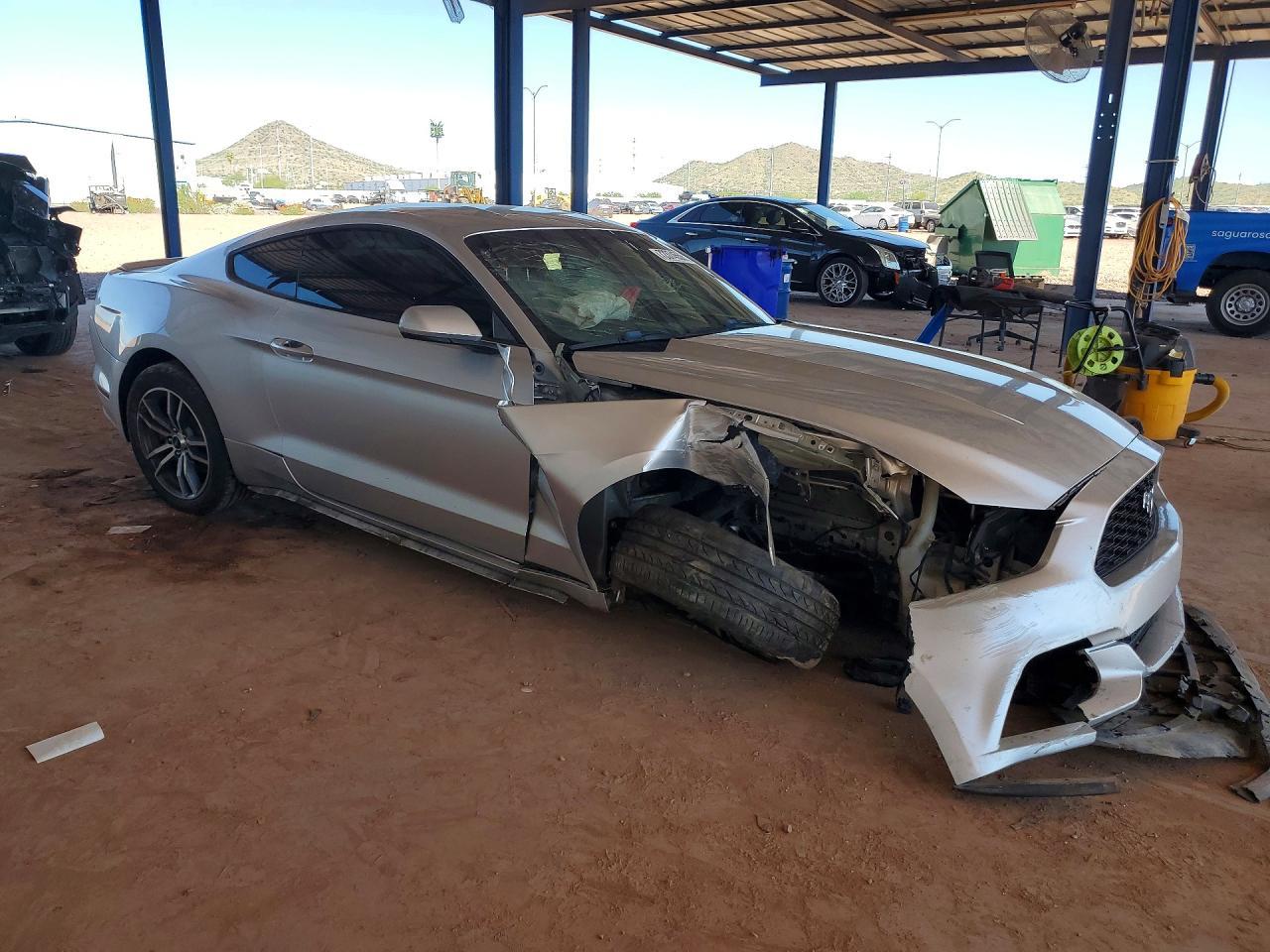 2016 Ford Mustang - zdjęcie 4