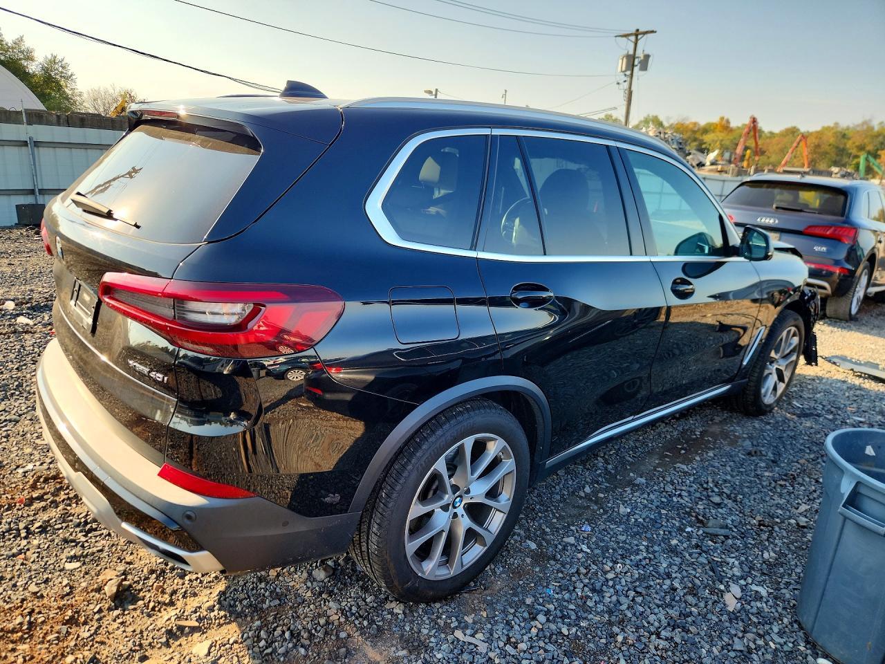 2021 BMW X5 xDrive40I - zdjęcie 3