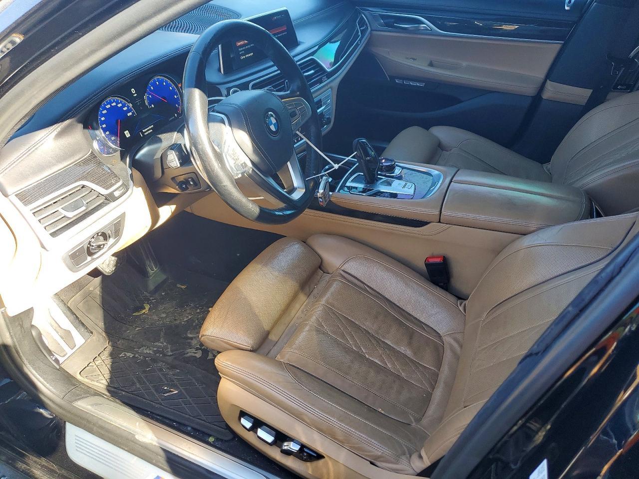 2018 BMW Seria 7 B7 - zdjęcie 7