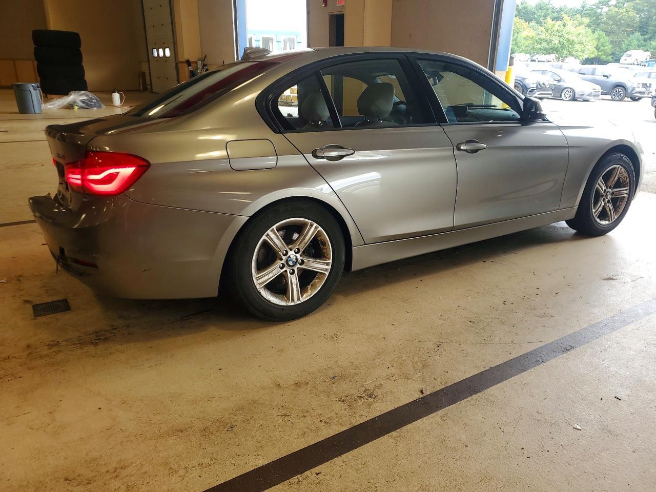 2016 BMW Seria 3 328i - zdjęcie 3