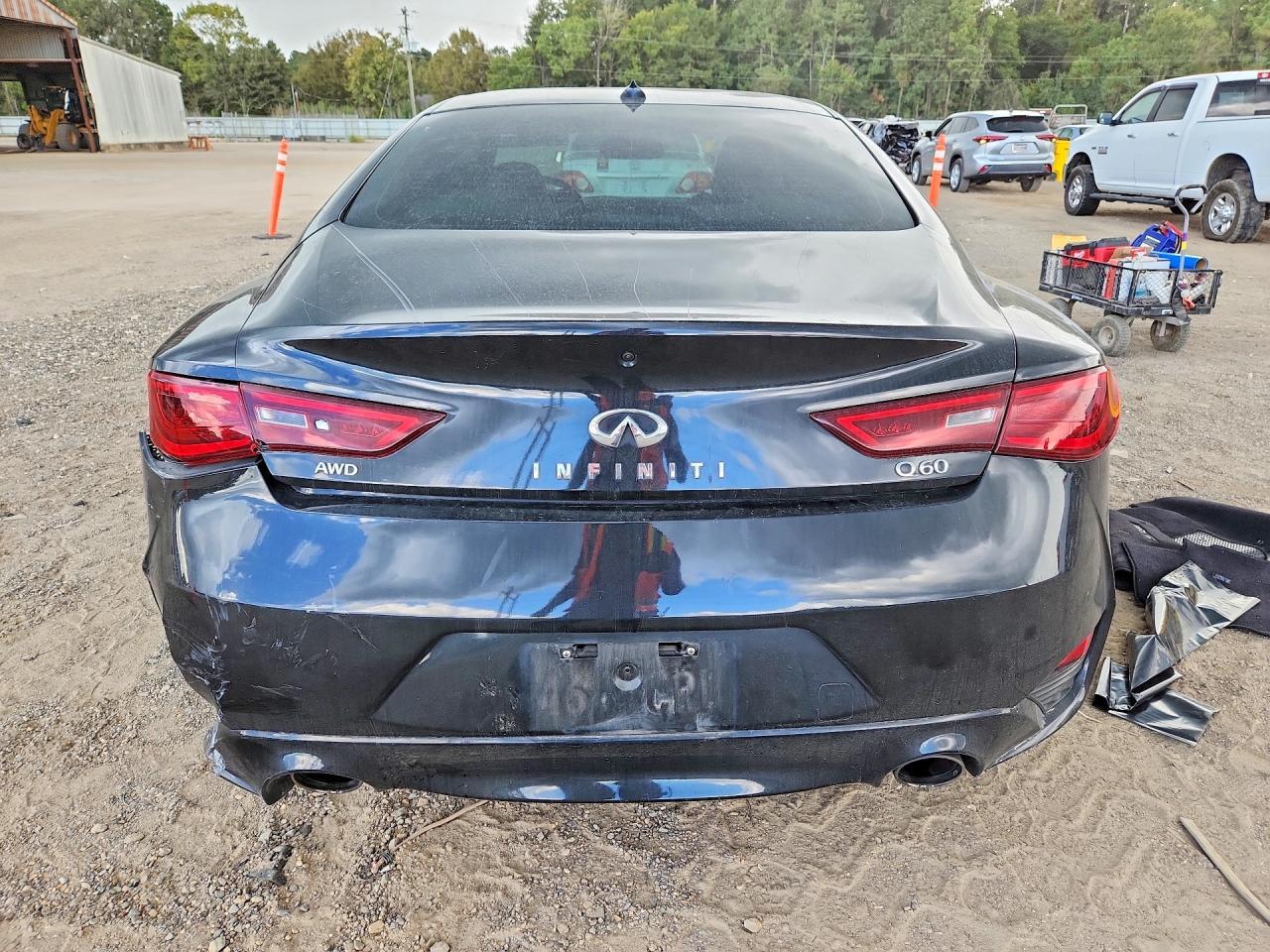 2018 Infiniti Q60 2.0T Luxe - zdjęcie 6