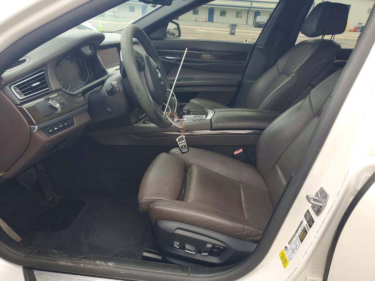 2015 BMW 750 Li - zdjęcie 7