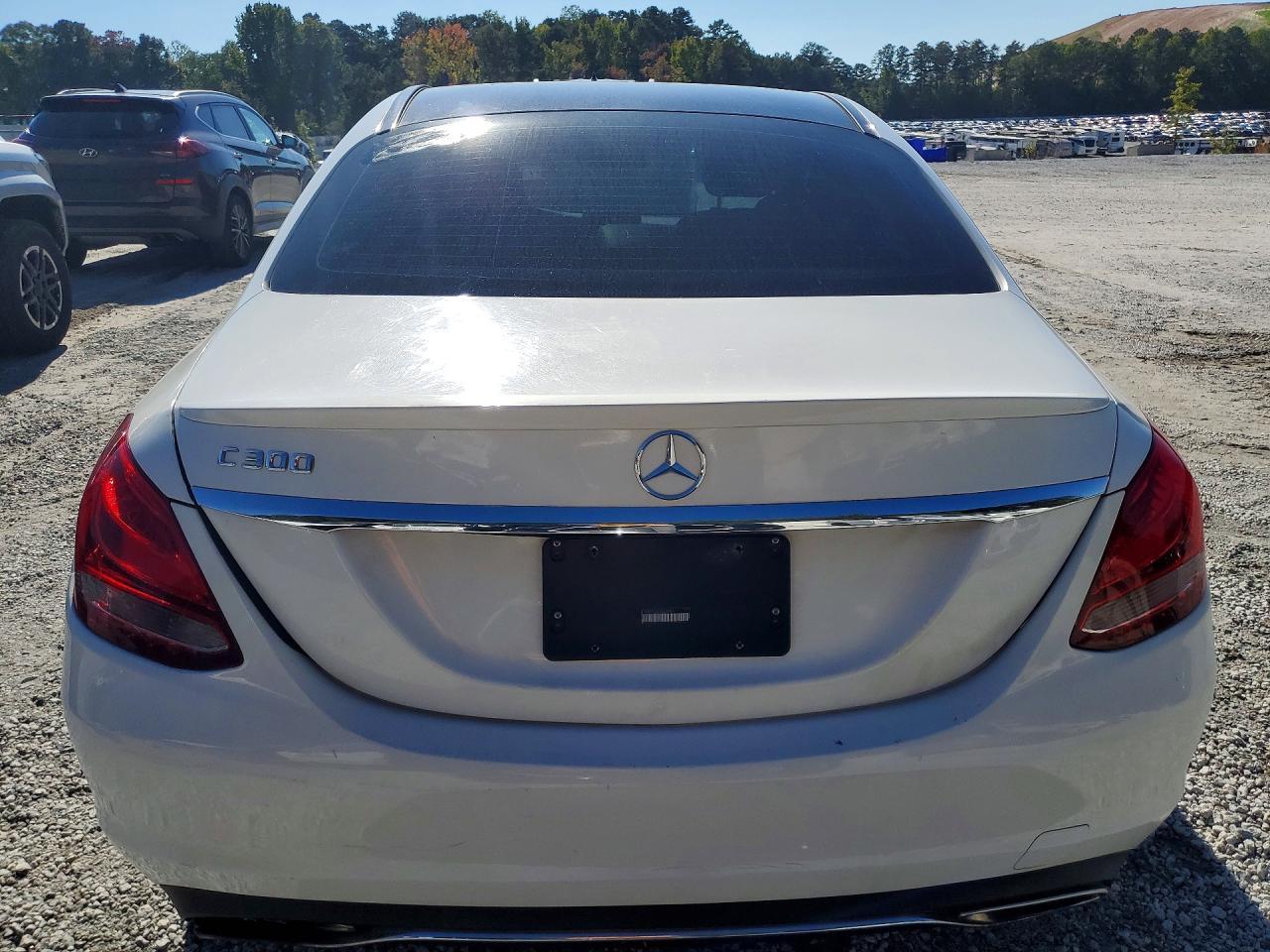 2016 Mercedes-Benz C 300 - zdjęcie 6