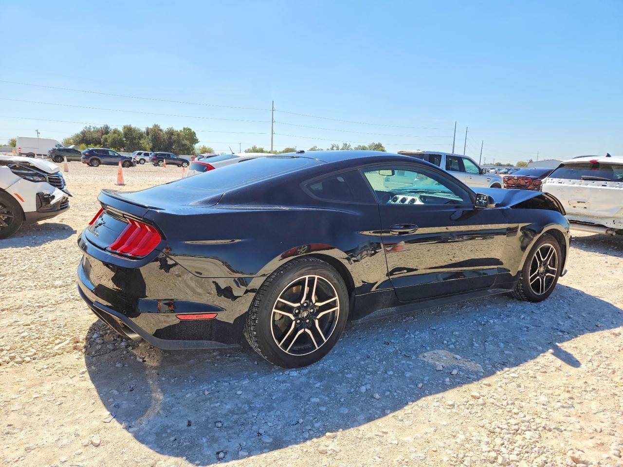 2019 Ford Mustang - zdjęcie 3