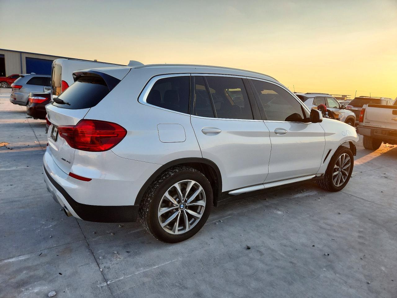 2019 BMW X3 Sdrive30I - zdjęcie 3