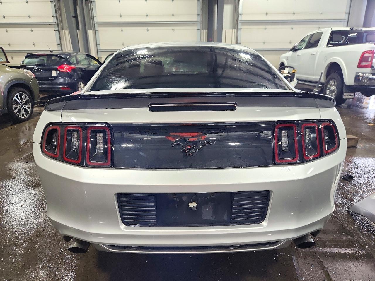 2013 Ford Mustang - zdjęcie 6