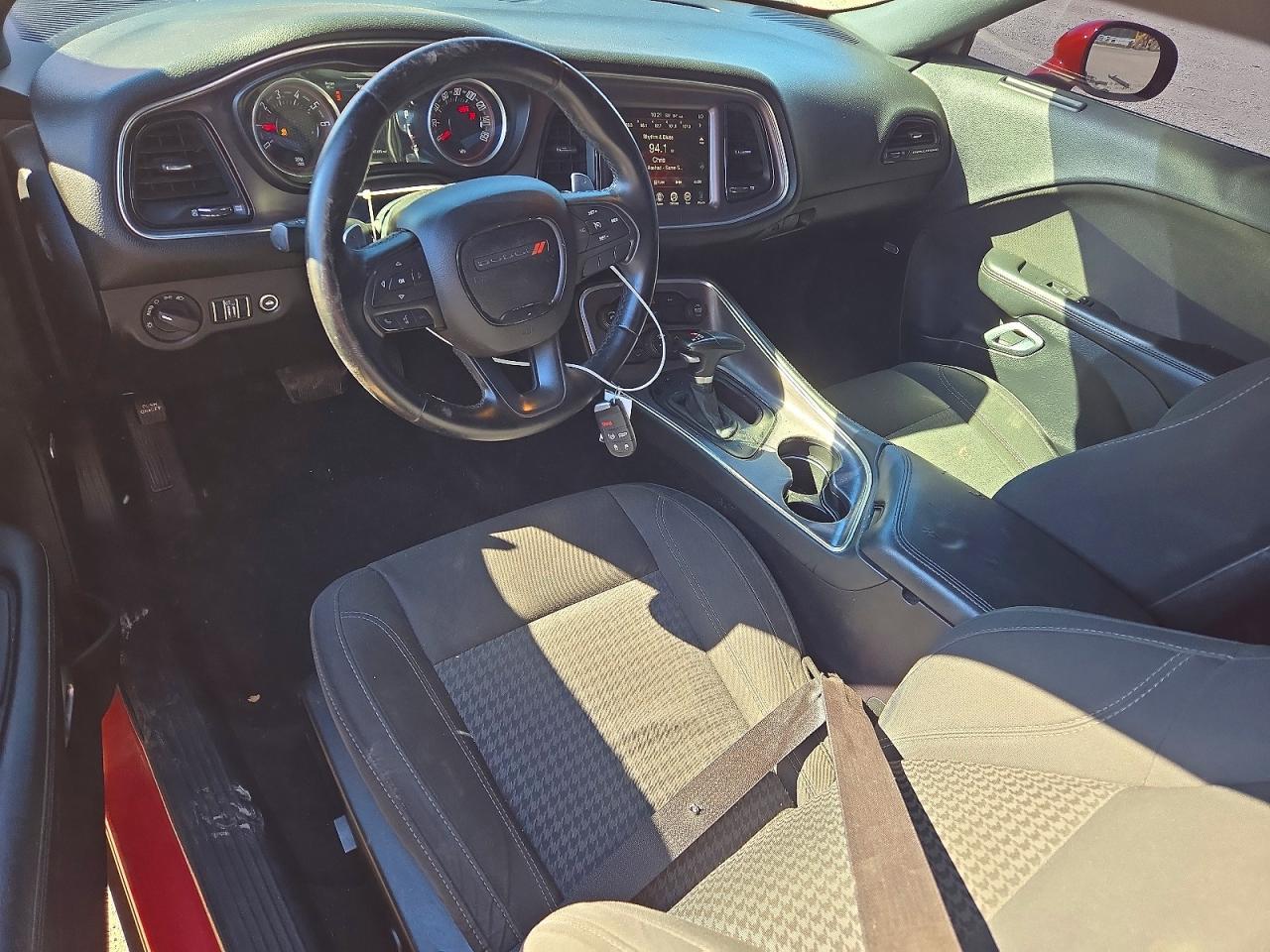 2016 Dodge Challenger Sxt - zdjęcie 8