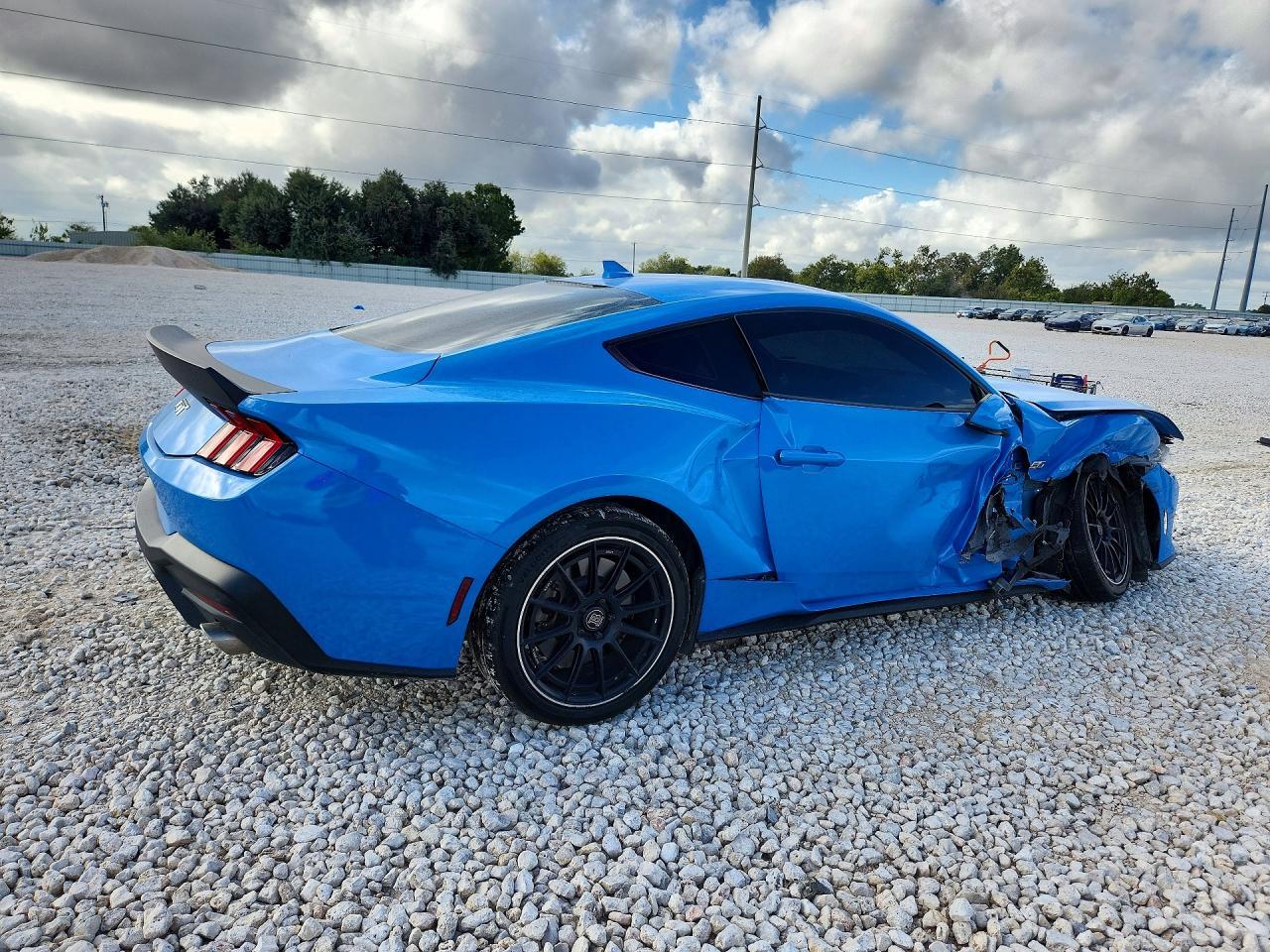 2024 Ford Mustang Gt - zdjęcie 3