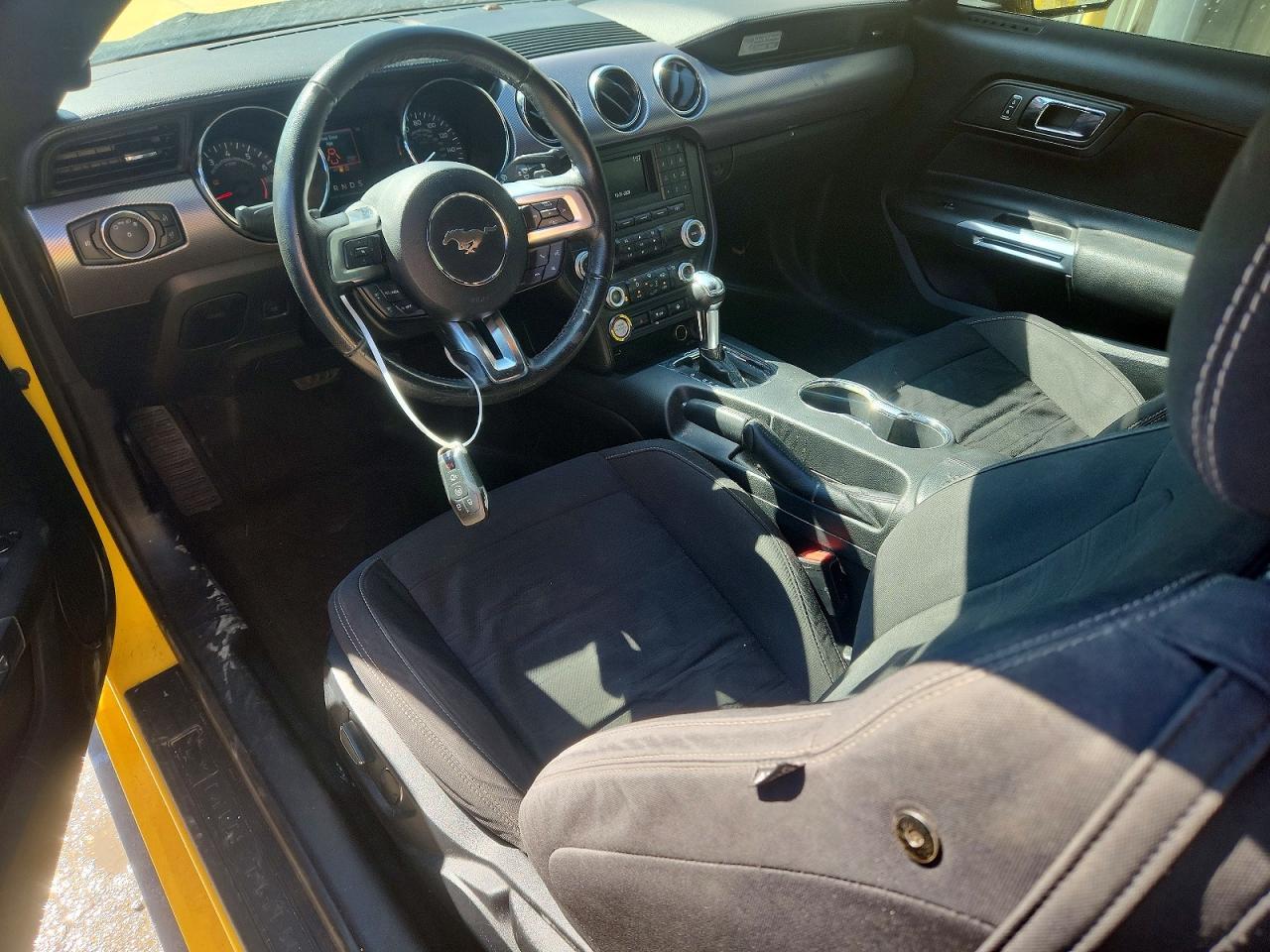 2016 Ford Mustang - zdjęcie 8