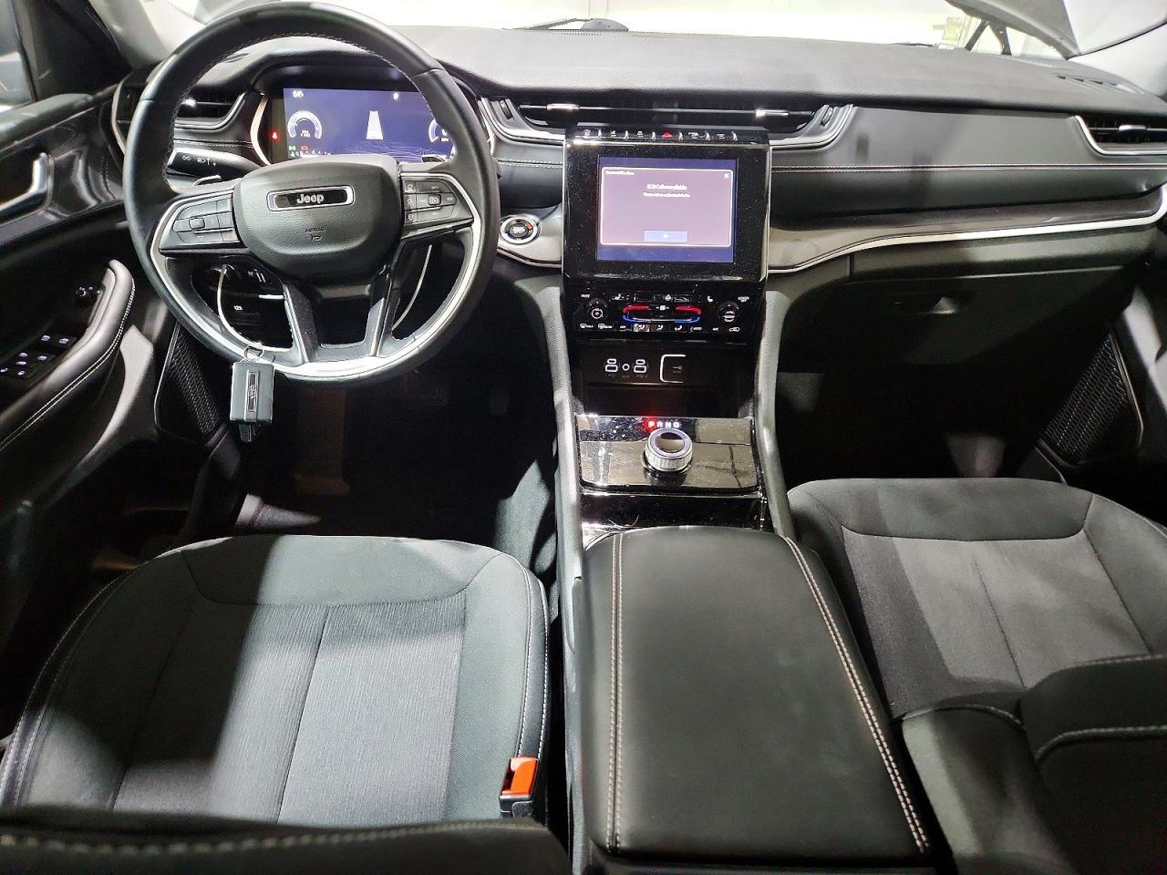 2022 Jeep Grand Cherokee Laredo - zdjęcie 8
