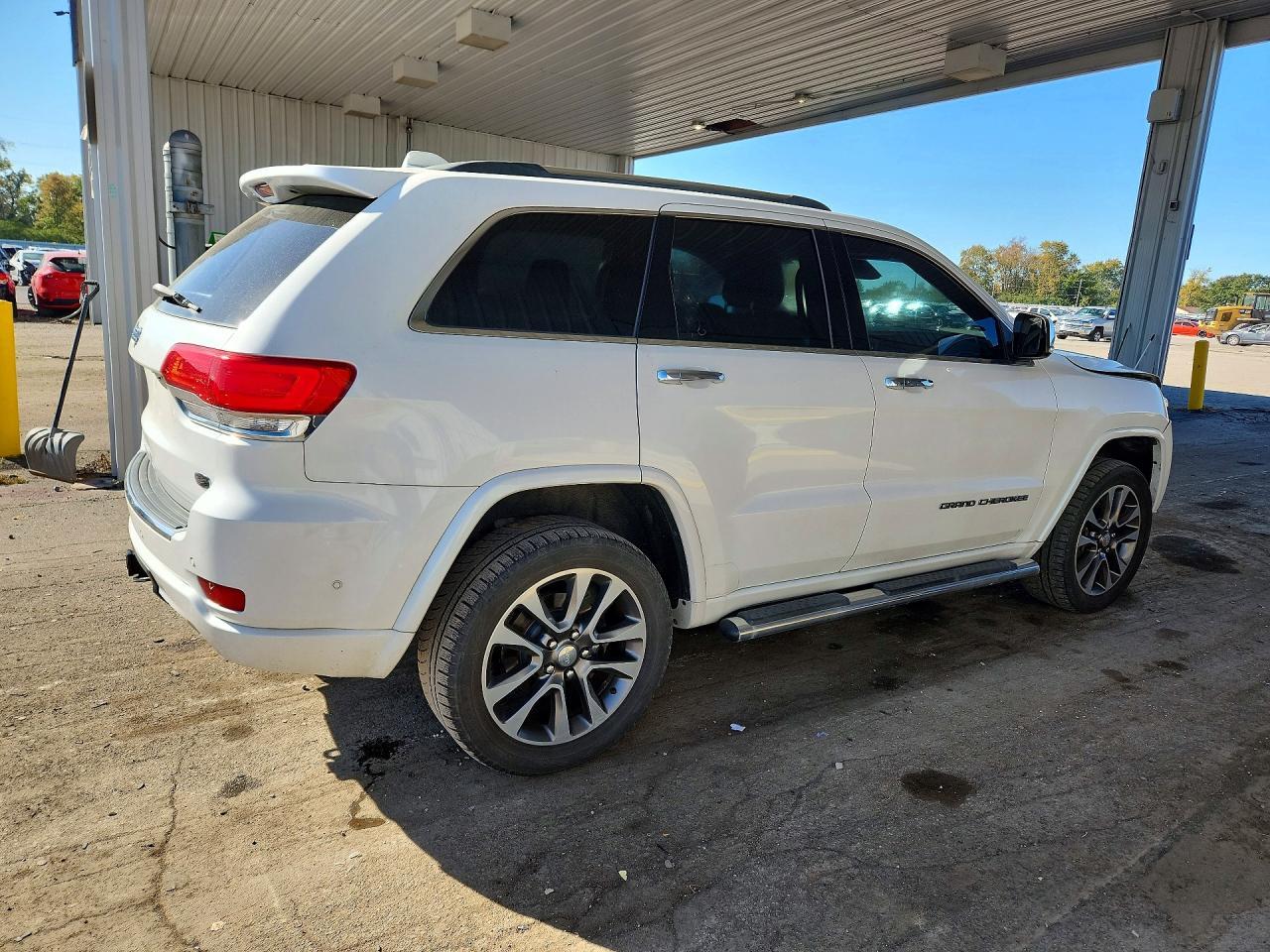 2018 Jeep Grand Cherokee Overland - zdjęcie 3