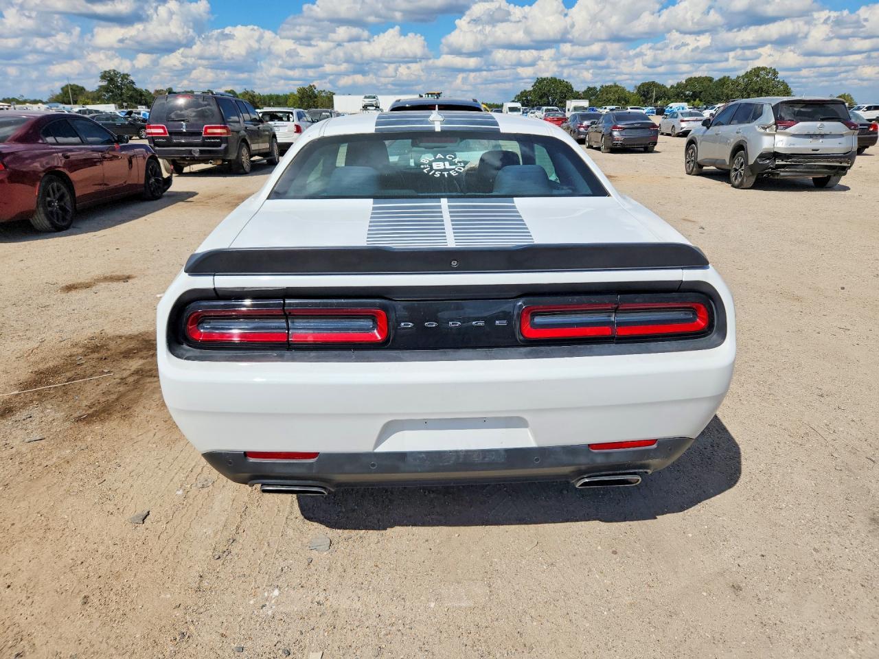 2016 Dodge Challenger R/T - zdjęcie 6