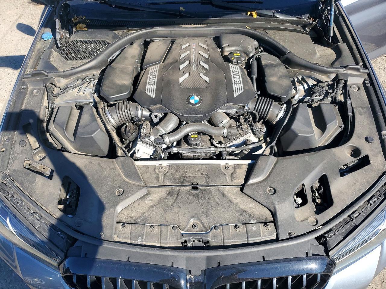 2021 BMW Seria 5 M550i - zdjęcie 11