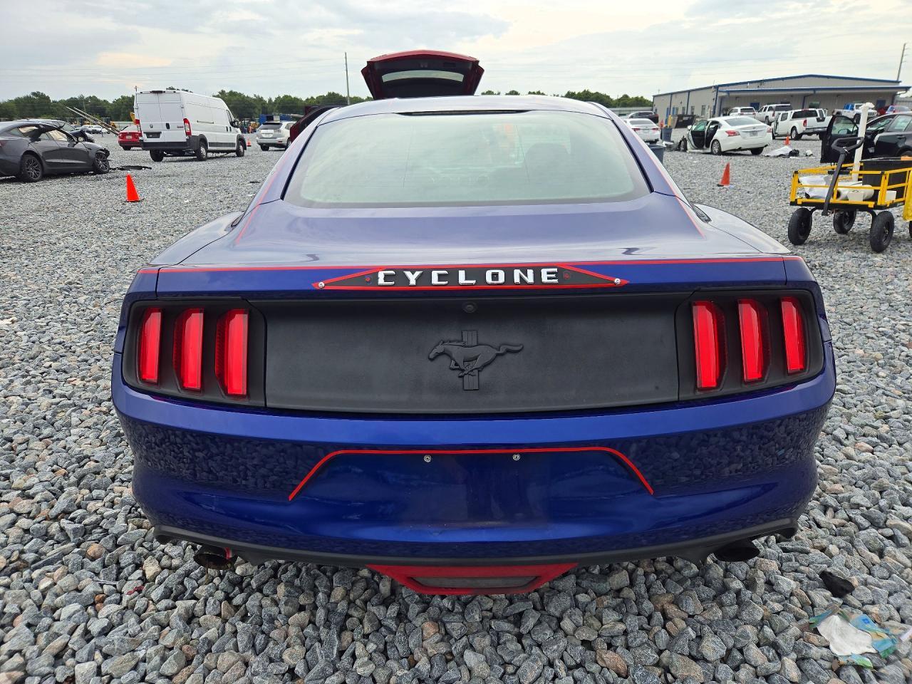 2016 Ford Mustang - zdjęcie 6