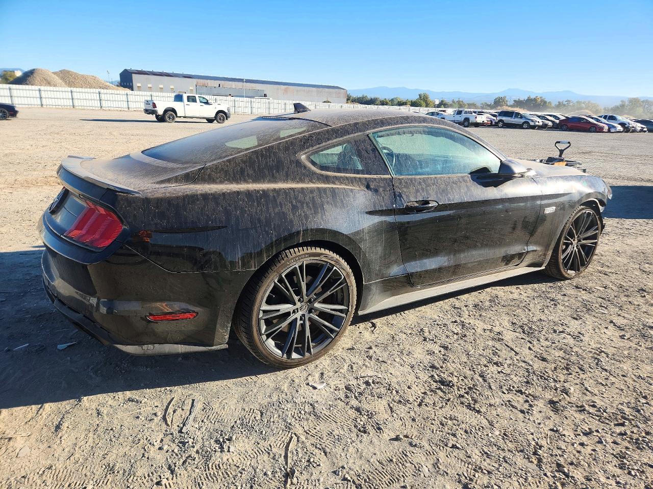 2022 Ford Mustang - zdjęcie 3