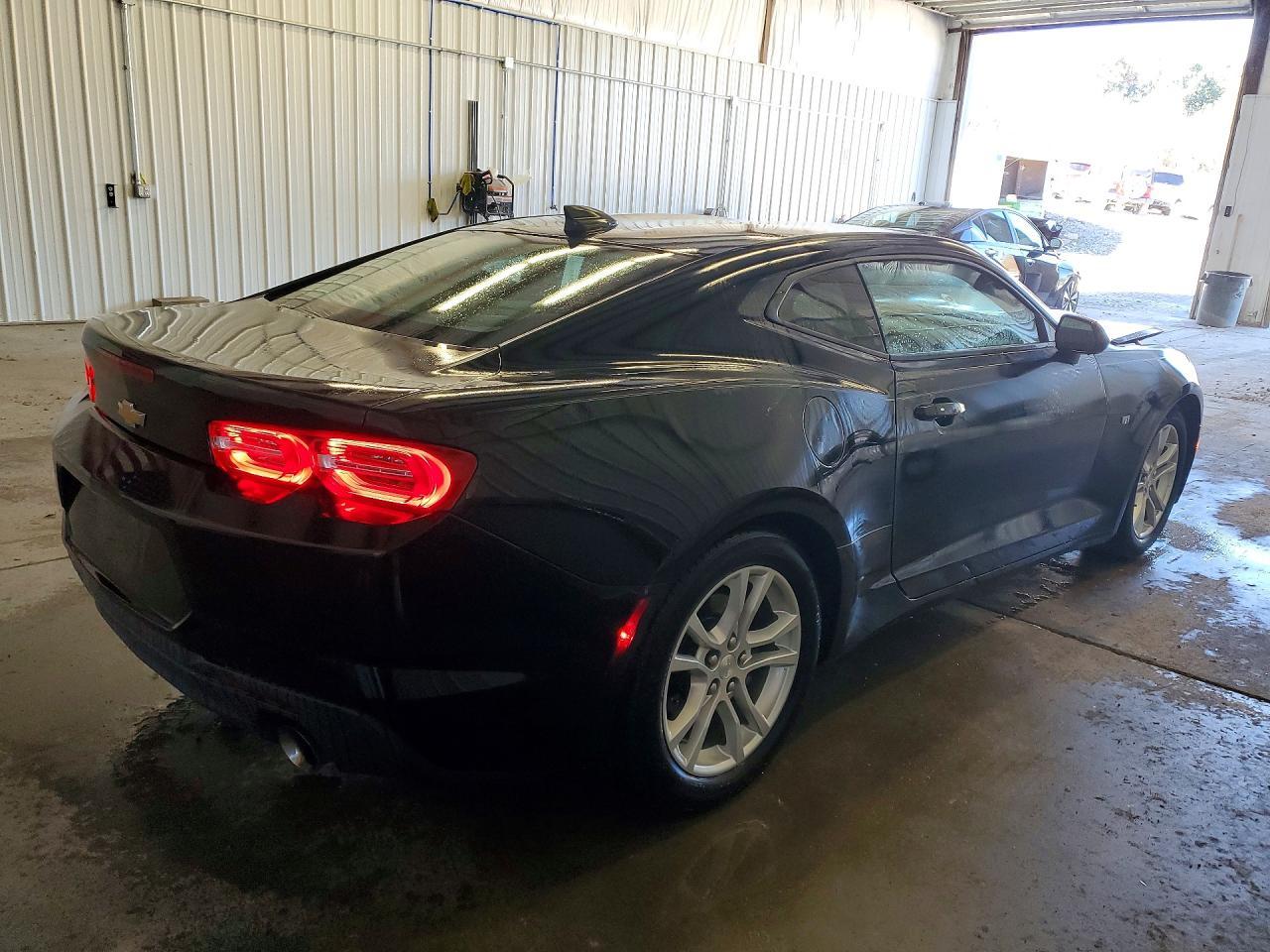 2021 Chevrolet Camaro Ls - zdjęcie 3