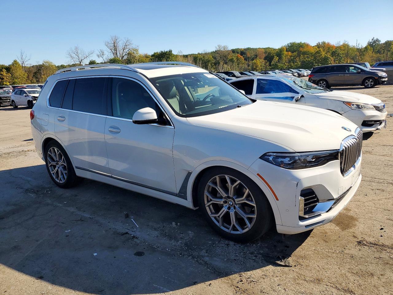 2021 BMW X7 xDrive40I - zdjęcie 4