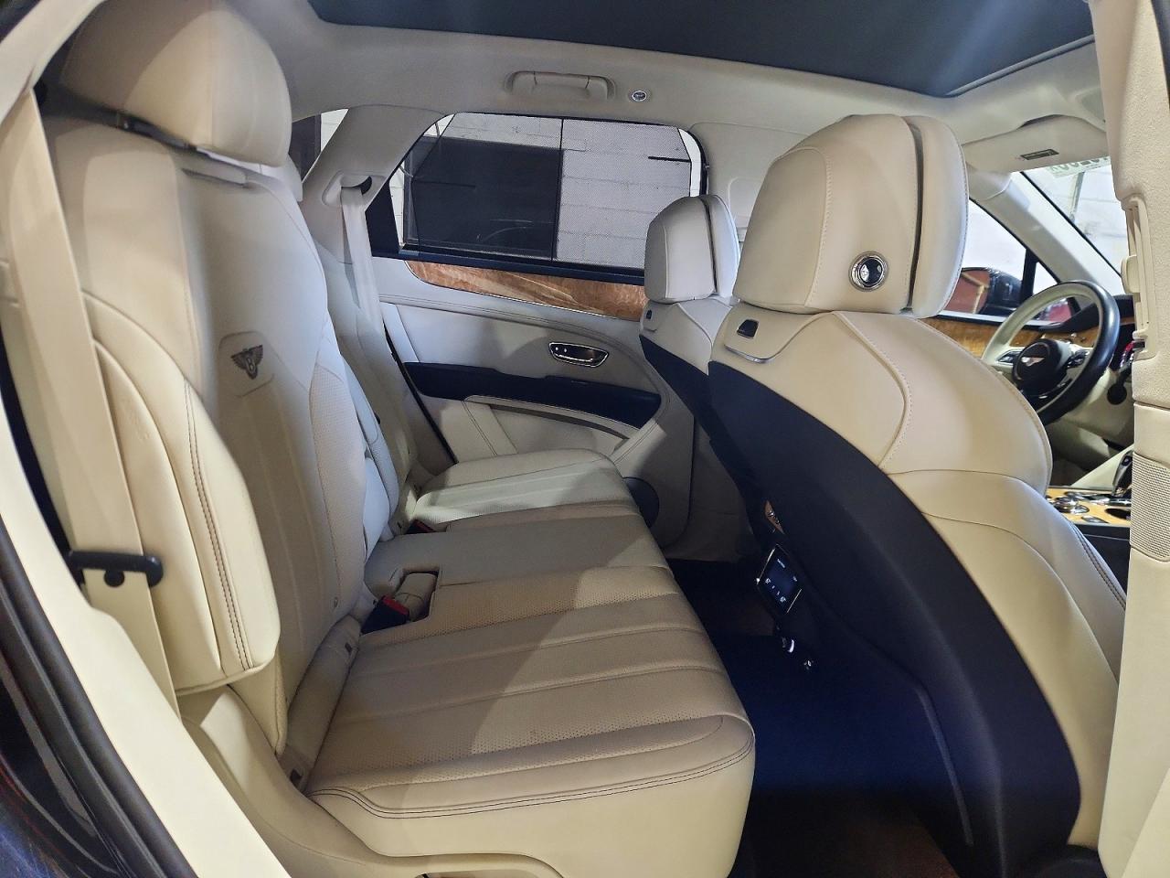 2024 Bentley Bentayga - zdjęcie 11