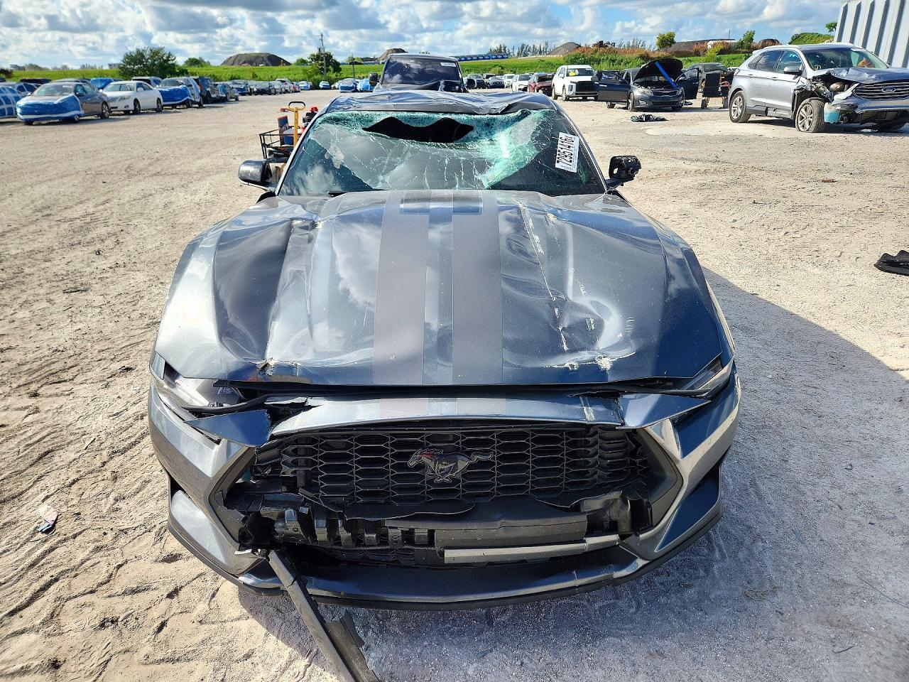 2025 Ford Mustang - zdjęcie 5