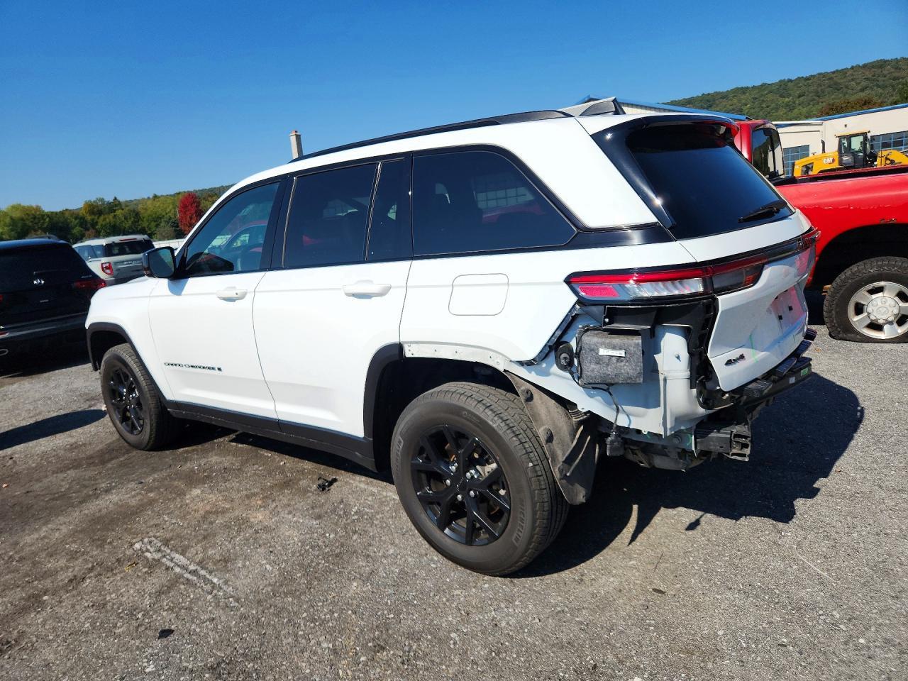 2024 Jeep Grand Cherokee Laredo - zdjęcie 2