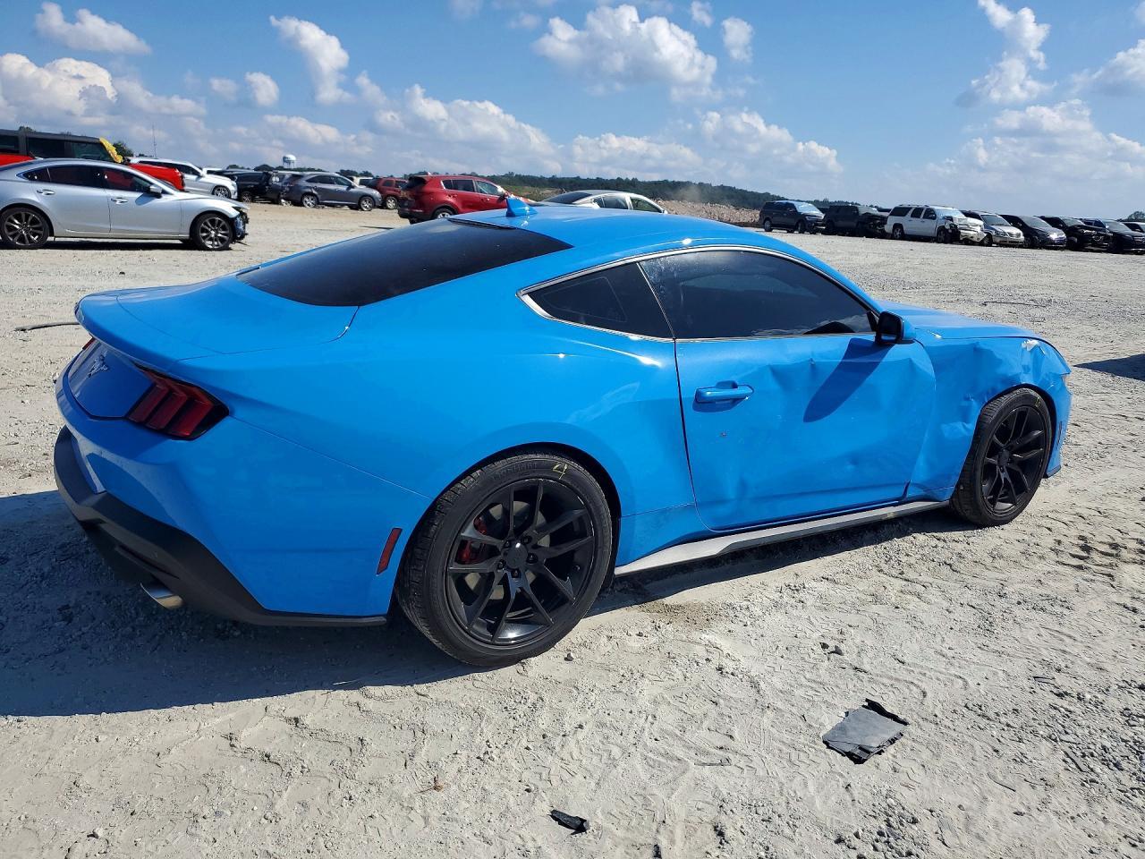 2024 Ford Mustang - zdjęcie 3